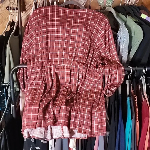 Torrid maroon, biege, black plaid button down top Peplum Sz 0X - Picture 2 of 4